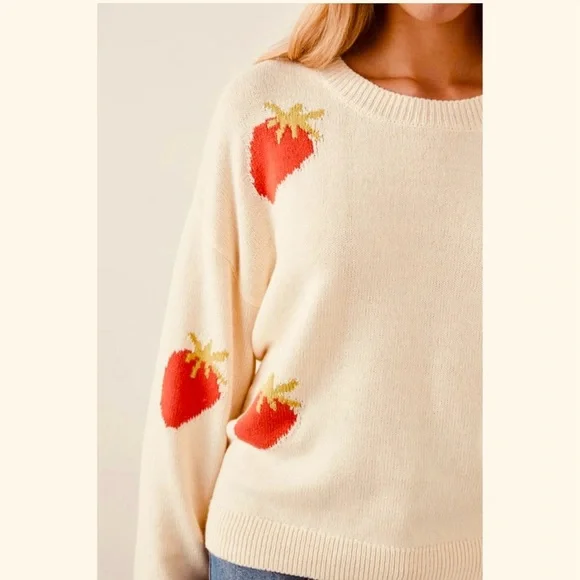 Rails “Perci” Cream Sweater with Red Strawberry Design. Size XS - Picture 4 of 12